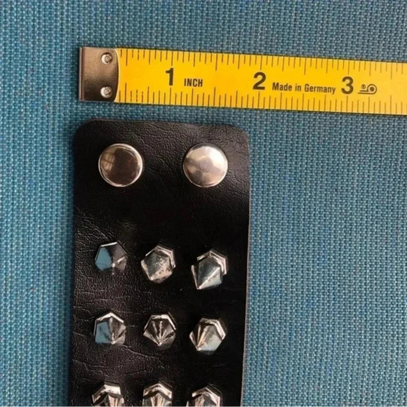 Black Leather Punk Goth Rock Triple Spike Metal Stud Snap Cuff Bracelet NWT - Picture 4 of 4